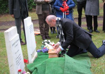 Ukládání ostatků generála Miloslava Kašpara a pietní akt na hřbitově Brookwood, 2012