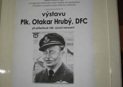 Odhalení pamětní desky Otakaru Hrubému, stíhacímu pilotovi, Nová Paka, 2013