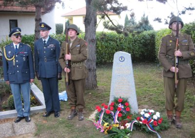 Odhalení památníku Williamu L. Kigginsovi, USAAF, Brno Slatina, 2007